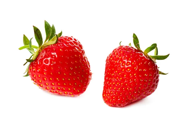 Zwei Erdbeeren isoliert auf einem weißen — Stockfoto