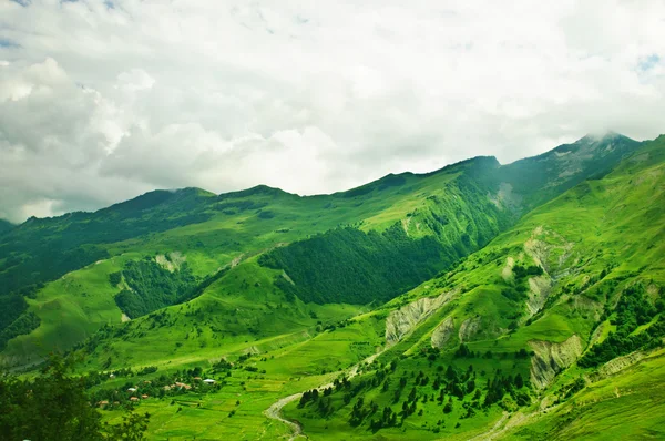 Yeşil dağlar — Stok fotoğraf