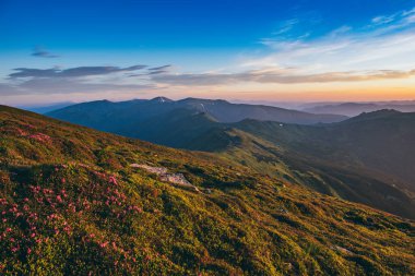 İnanılmaz dağ gündoğumu