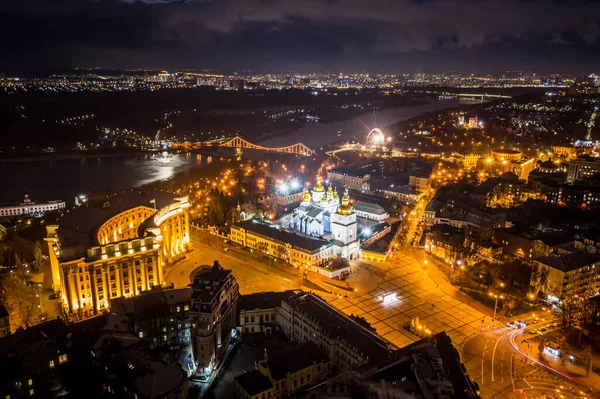 Нічний авіаційний вид на Київ — стокове фото