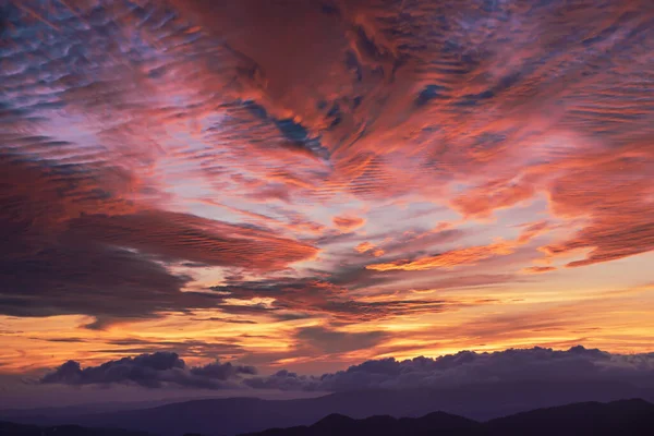 Incredibile paesaggio montano — Foto Stock