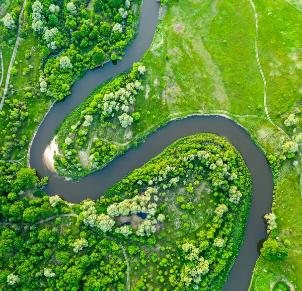 Rio nos prados — Fotografia de Stock