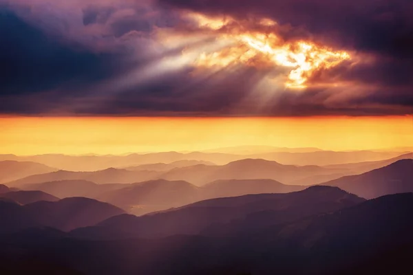 Astratto sfondo di montagna — Foto Stock