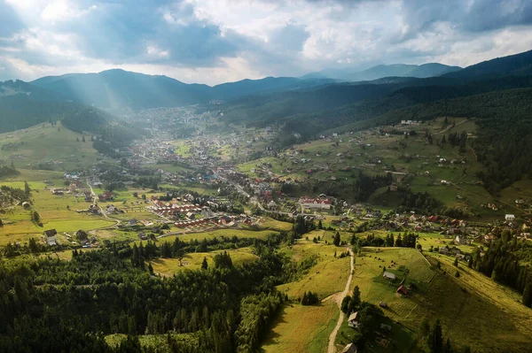 Karpaten Zomer Landschap Seizoensgebonden Natuurlijke Achtergrond Met Groene Heuvels — Stockfoto