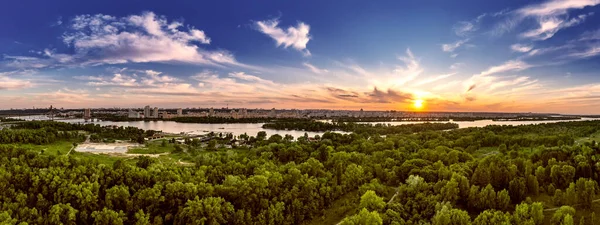 Puesta Sol Verano Rural Kiev Con Río Dnipro Cielo Colorido — Foto de Stock