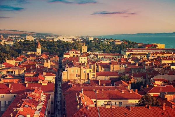 Zadar 'ın eski kasaba ve deniz manzarası. Zadar, Hırvatistan. Seyahat yerleri, tatil geçmişi. Yukarıdan görüntüle.