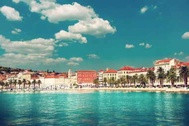 Hırvatistan 'ın Split seti manzaralı. Seyahat yeri konsepti, yaz turistik geçmişi