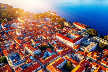 Zadar 'ın eski kasaba ve deniz manzarası. Zadar, Hırvatistan. Seyahat yerleri, tatil geçmişi. Yukarıdan görüntüle.