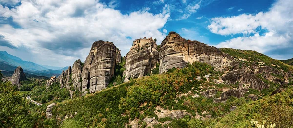 Meteora Grécia Formações Rochosas Arenito Mosteiros Rousanou Nikolaos Com Céu — Fotografia de Stock