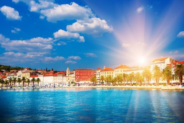 Hırvatistan 'ın Split seti manzaralı. Seyahat yeri konsepti, yaz turistik geçmişi