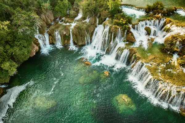 Csodálatos Vízesések Krka Nemzeti Park Horvátországban Gyönyörű Táj Utazási Attrakció — Stock Fotó