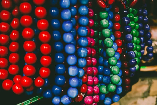 Hölzerne Rote Perlen Nationalen Ukrainischen Volksstil Auf Dem Markt — Stockfoto