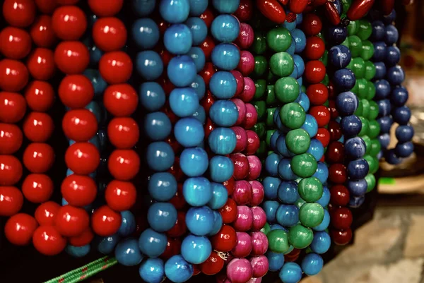 Hölzerne Rote Perlen Nationalen Ukrainischen Volksstil Auf Dem Markt — Stockfoto
