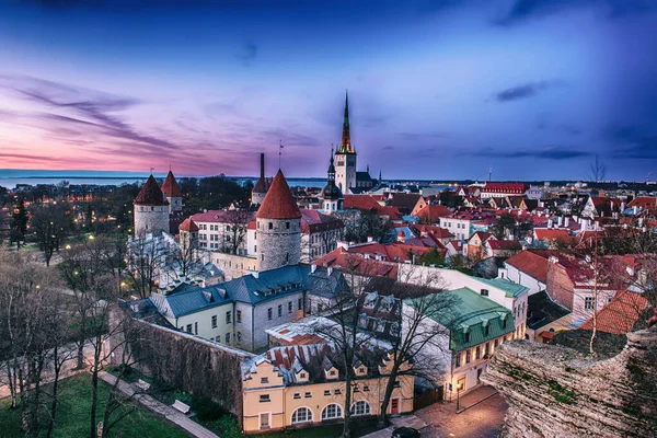 Uitzicht Europese Stad Tallinn Zonsondergang Reizen Outdoor Achtergrond — Stockfoto