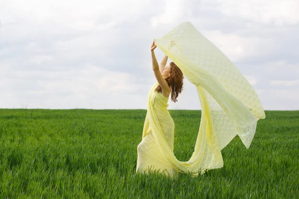 Charmig flicka dansa — Stockfoto