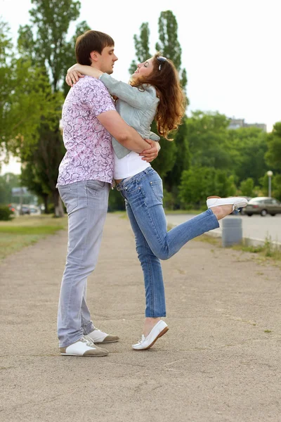 Couple of playful young — Stock Photo, Image