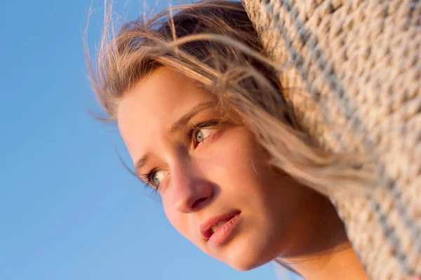 Pretty teen girl outdoors — Stock Photo, Image