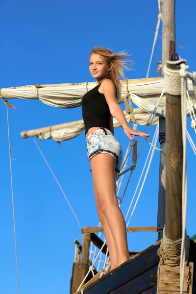 Menina adolescente bonita — Fotografia de Stock