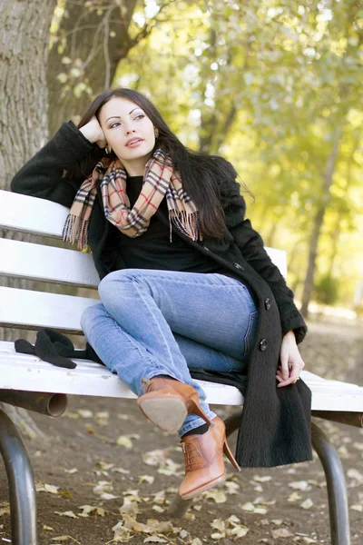 Dreamy young brunette — Stock Photo, Image