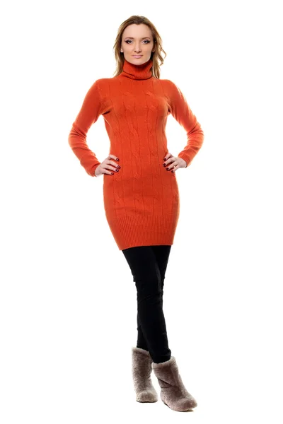 Frau im orangefarbenen Pullover — Stockfoto