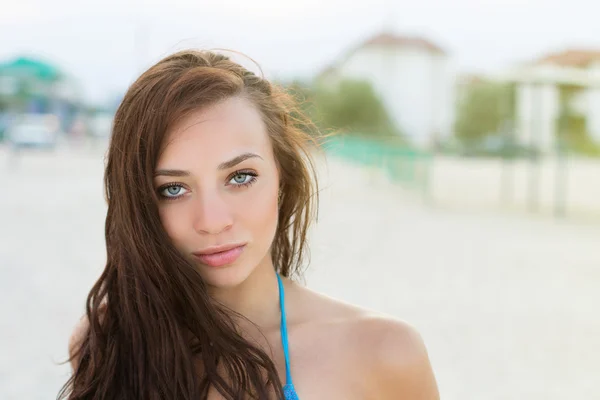 Retrato de mulher jovem — Fotografia de Stock