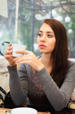 güzel düşünceli Bayan