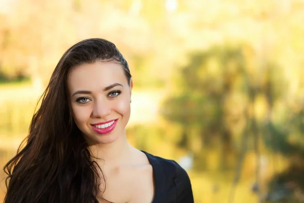 Mulher muito sorridente. — Fotografia de Stock