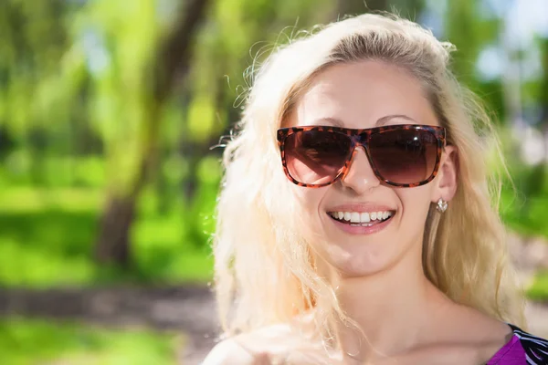 Portrait of smiling blonde — Stock Photo, Image