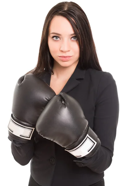 Unga brunett bär boxningshandskar — Stockfoto