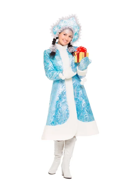 Hermosa mujer en un traje de doncella de nieve — Foto de Stock