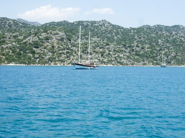 kayalar ve deniz