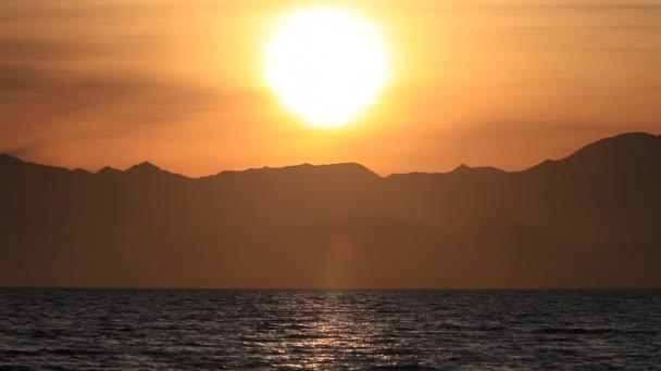 Схід сонця, річка — стокове відео