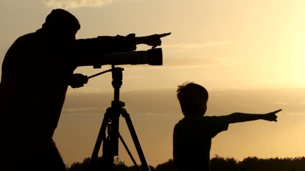 Camera, fotograaf, silhouet — Stockvideo