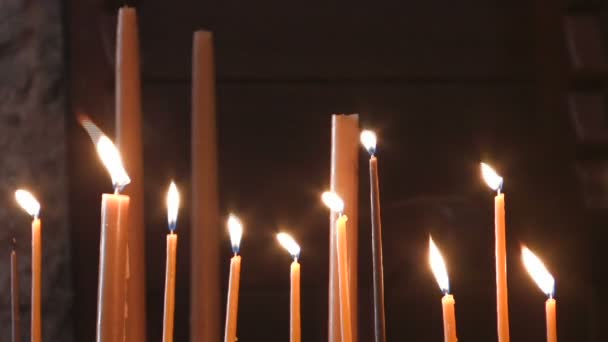 Velas da igreja — Vídeo de Stock