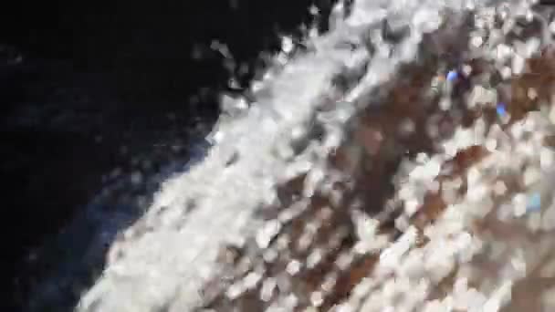 Vodopády v rozostření. — Stock video