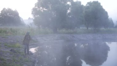 uzun yürüyüşe çıkan kimse, orman, yaz