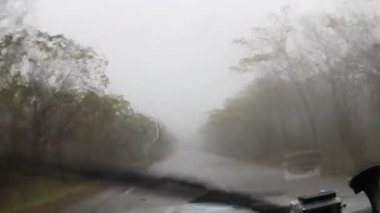 Fırtına sırasında sürüş