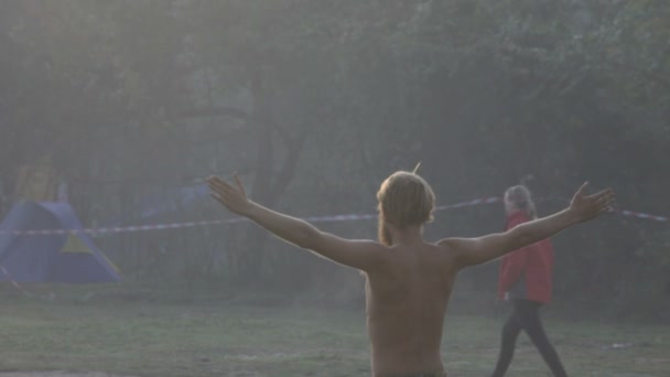 Morning exercise, gymnastics, sunrise — Stock Video