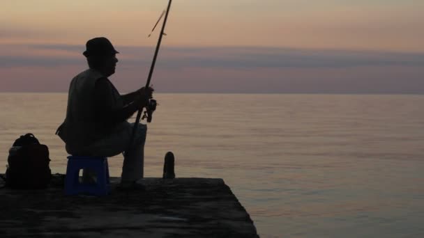De visser, zonsondergang, zee, zon — Stockvideo