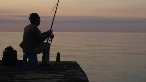 El pescador, puesta de sol, mar, sol — Vídeo de stock