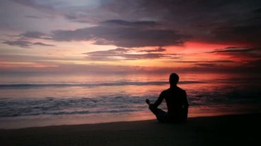 Yoga, deniz, şafak, gevşeme