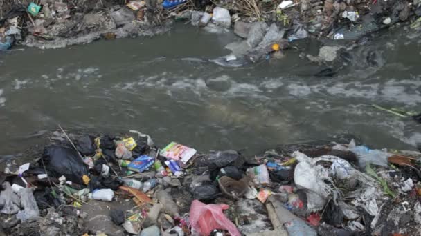 Residuos y ríos — Vídeos de Stock