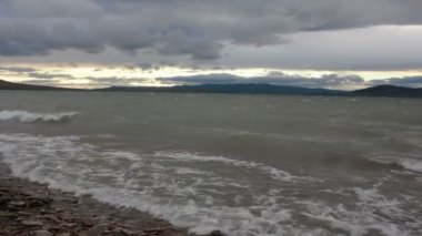 Fırtına yaklaşıyor.