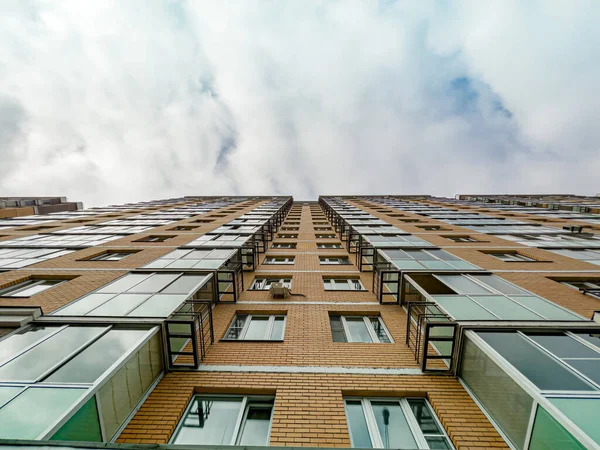 Bottom View Facade Residential Building Angle View Sky Shooting Wide — Stock Photo, Image