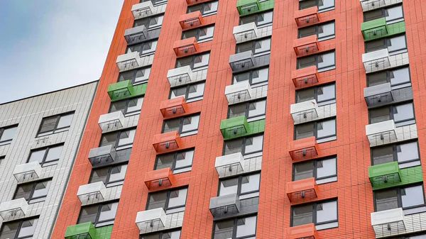 Una Vista Dal Basso Edifici Residenziali Angolo Con Vista Sul — Foto Stock