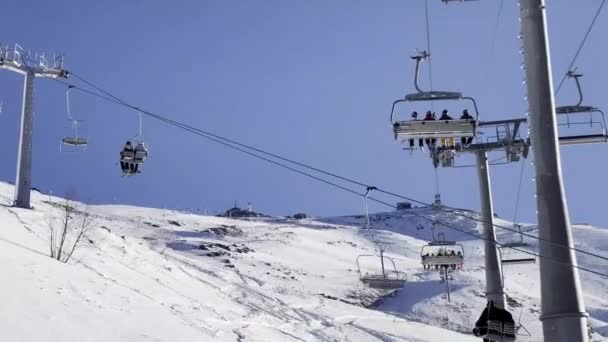 Aufstieg Mit Der Standseilbahn Auf Die Berge Bei Gutem Wetter — Stockvideo