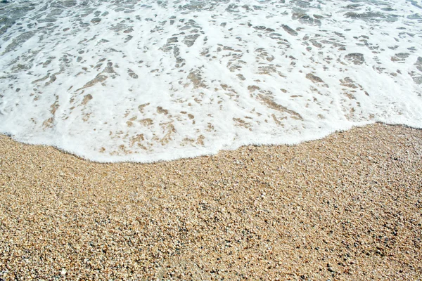 Tropisch strand- en golven — Stockfoto