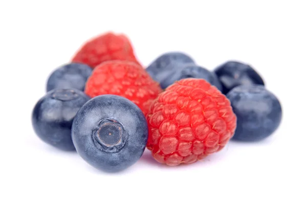 Himbeeren und Blaubeeren — Stockfoto