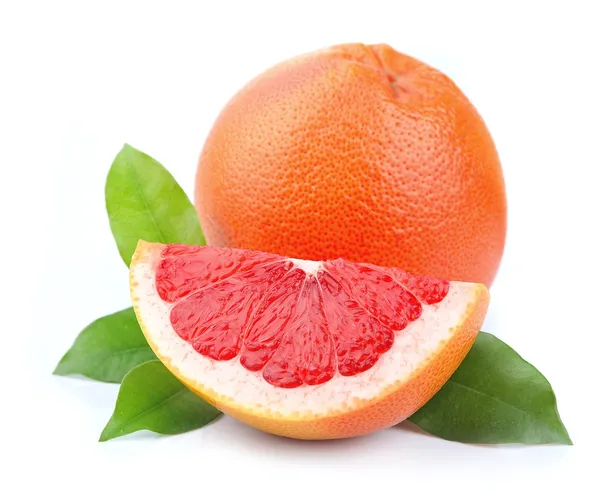 Grapefruit met bladeren — Stockfoto