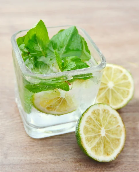 Färska mojito closeup.cocktail — Stockfoto